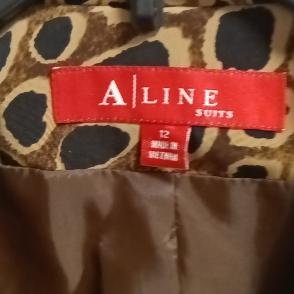 NWOT A | LINE poly multi-colored l/s light coat w black buttons & sash belt Sm